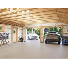 Geräumige Garage mit Holzrahmen, zwei Autos, Werkzeugen und Zubehör