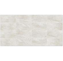 Rechteckige Fliesen mit Marmorstruktur, verlegt