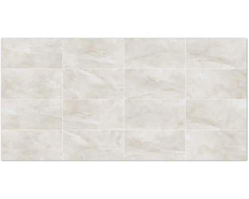 Rechteckige Fliesen mit Marmorstruktur, verlegt