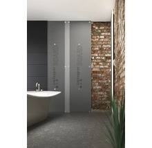 Badezimmer mit Badewanne und swissopor BOARD Wandverkleidung vor einer Ziegelwand