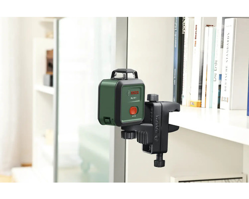 Bosch Logo, Linienlaser mit Klemme am Regal befestigt