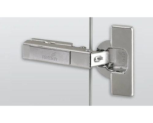 Hettich Logo auf einer Möbeltür Scharnierbefestigung
