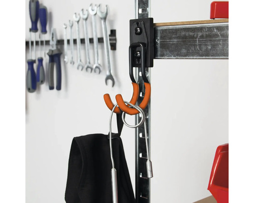 Werkzeugwand mit Halterung zur Werkzeugaufbewahrung
