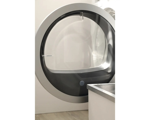 Geöffnete Tür einer Waschmaschine