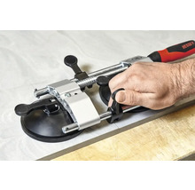 BESSEY Kantenzwinge auf Werkstück mit Hand bedient