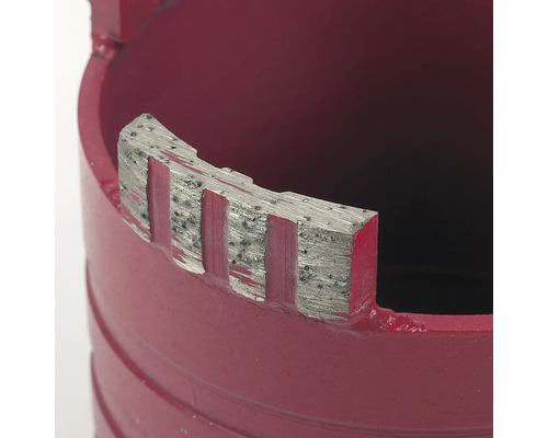 Detailaufnahme einer Bohrkrone mit Diamantsegmenten