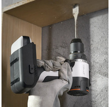 Akkubohrschrauber mit Spatenbohrer in Holz