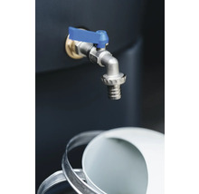 Wasserhahn mit blauem Griff und Eimer