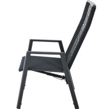 Anthrazitfarbener Gartenstuhl mit Armlehnen, Aluminiumgestell, Sitzfläche aus Textilgewebe und Rückenlehne aus Seilgeflecht.