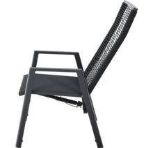 Verstellbarer Gartenstuhl mit hoher Rückenlehne aus Seilgeflecht, Armlehnen und Metallgestell.