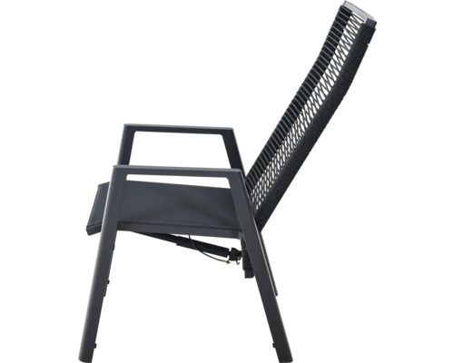 Verstellbarer Gartenstuhl mit hoher Rückenlehne aus Seilgeflecht, Armlehnen und Metallgestell.