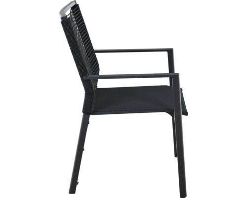 Gartenstuhl mit Armlehnen, dunkles Metallgestell, Sitzfläche aus Netzgewebe und Rückenlehne mit Seilgeflecht.