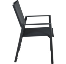 Gartenstuhl mit Metallgestell und Textilbespannung an Sitz und Rückenlehne, mit Armlehnen.