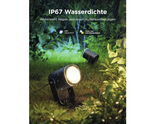 Außenstrahler im Garten bei Regen, gekennzeichnet mit IP67 Wasserdichtigkeit und Hitze- und Kältebeständigkeit