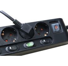 Mehrfachsteckdose mit Schalter und Stecker