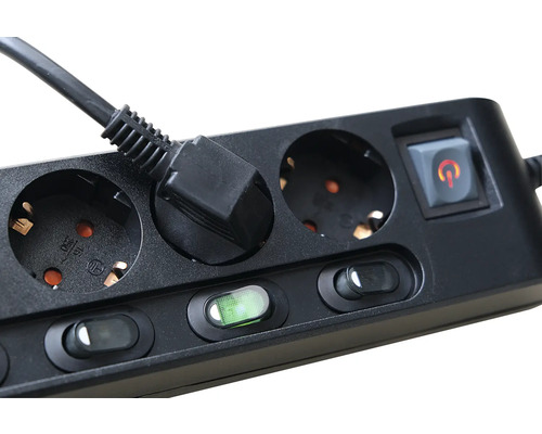 Mehrfachsteckdose mit Schalter und Stecker