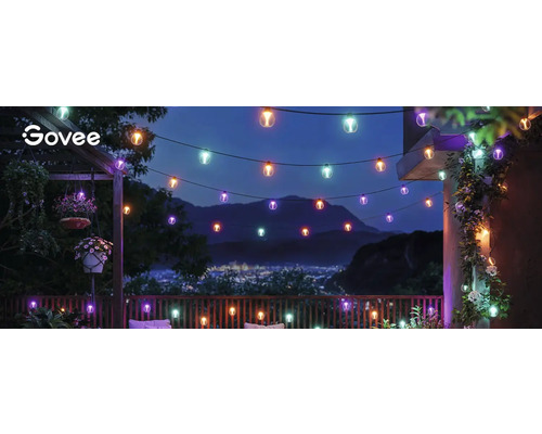 Balkon mit Govee Lichterkette und Bergpanorama