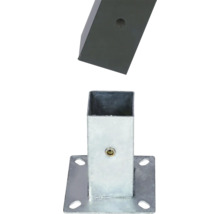 Pfostenträger mit Bodenplatte aus verzinktem Metall und passender quadratischer Pfosten mit Befestigungsloch.