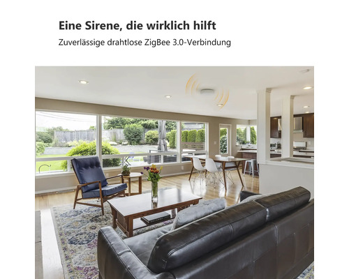 Wohnzimmer mit installierter Sirene mit drahtloser ZigBee 3.0 Verbindung