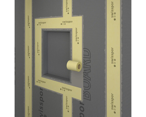 Detailansicht einer Dämmplatte mit Dichtband um eine Fensteröffnung.