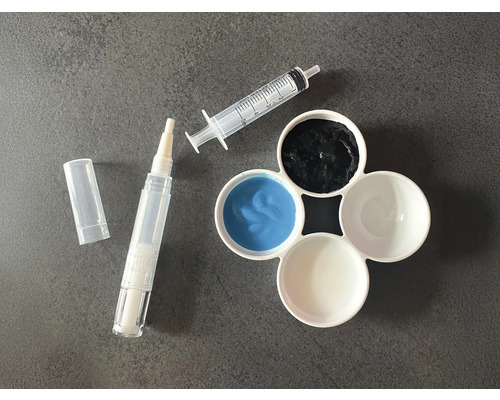 Lackstift, Spritze und Farbnäpfe