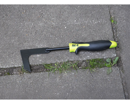 Fugen- und Kantenkratzer auf Pflastersteinen