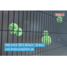 tesa Logo. Das Pollenschutzvlies hält mindestens 98 Prozent der Birken-, Gräser- und Ambrosiapollen ab.