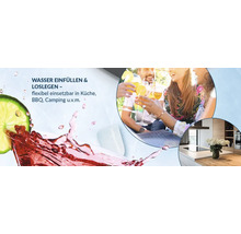 Werbebild für Eiswürfelmaschine mit kühlem Getränk, Grillparty und moderner Küche.