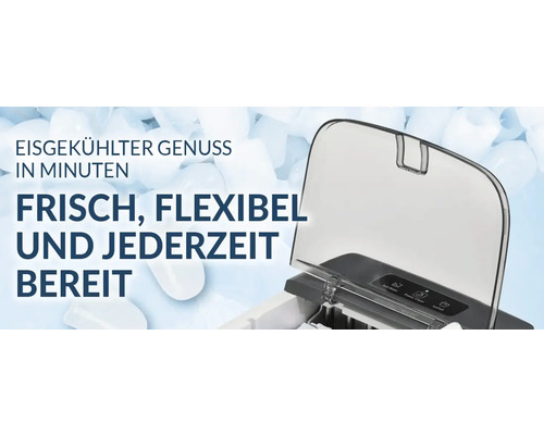 Eiswürfelmaschine mit geöffnetem transparentem Deckel und Bedienfeld vor einem Hintergrund aus vielen Eiswürfeln.