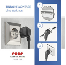 Montageanleitung für reer Steckdosenschutz ohne Werkzeug in drei Schritten: Klebefolie abziehen, auf Stecker drücken und einstecken. reer Logo.