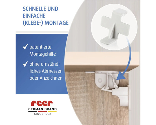 reer Kindersicherung aus Kunststoff für Schränke und Schubladen mit patentierter Montagehilfe zur einfachen Klebemontage. reer Logo.