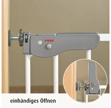 reer Türschutzgitter mit Einhand-Öffnungsmechanismus, Befestigung an Holzrahmen und weißen Gitterstäben.