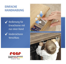 Kindersicherung für Schubladen von Reer, einfache einhändige Bedienung für Erwachsene und kindersicherer Verschluss, Reer Logo.