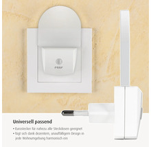 Reer Nachtlicht für Steckdosen mit Eurostecker, Frontansicht eingesteckt und Seitenansicht, weißer Kunststoff.