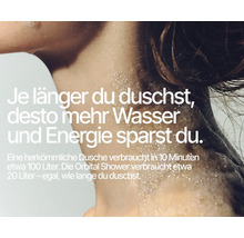Nahaufnahme eines Halses mit Wassertropfen und Text zum Wasser- und Energiesparen mit dem Orbital Shower Duschsystem.