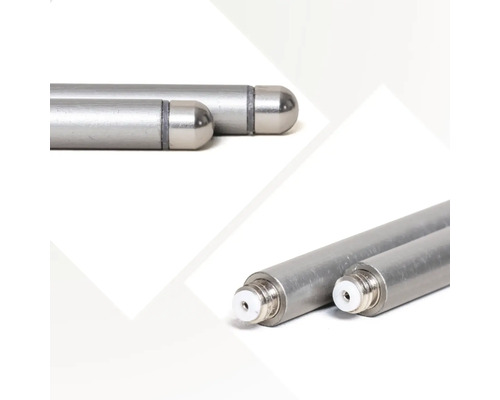 Metallstifte mit abgerundeten Endkappen und Gewindeanschlüssen für Gardinenstangen oder Möbel.