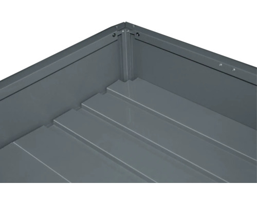 Innenansicht einer anthrazitfarbenen Metall-Gartenbox mit geripptem Boden und verschraubter Eckverbindung.