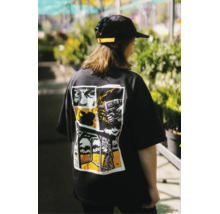 Schwarzes T-Shirt mit großflächigem Comic-Grafikdruck auf dem Rücken, der Werkzeuge und Bauszenen darstellt.