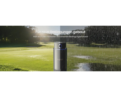 Wetterfester Aiper Mähroboter auf einer Grünfläche, dargestellt im Vergleich bei Sonnenschein und bei starkem Regen.