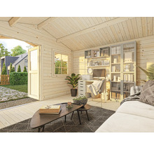 Helles Gartenhaus aus Holz, eingerichtet als Homeoffice mit Schreibtisch, Regalen und Sitzbereich, Blick in den Garten durch die offene Tür.