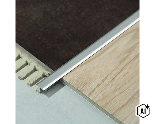 T-förmiges Übergangsprofil aus Aluminium zwischen Fliesen und Laminatboden. (Image AI modified or generated)