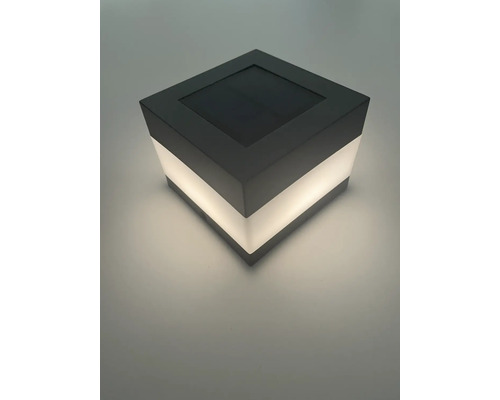 Quadratische LED Solarleuchte für den Außenbereich mit integriertem Solarmodul