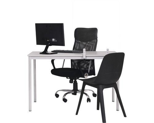 Arbeitsplatz mit Schreibtisch, Bürostuhl, Stuhl, Computer und Tastatur