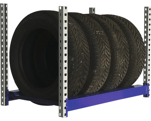 Reifenregal mit vier Reifen