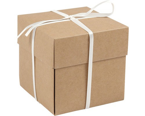 Quadratische Geschenkbox aus Karton mit Band