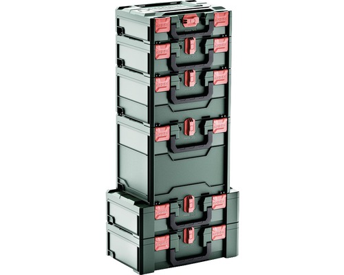 Gestapelte grüne Sortimentskästen mit schwarzen Griffen und roten Verschlüssen.