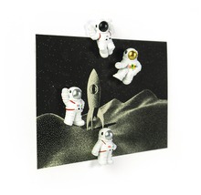 Dekorative Magnete mit Weltraummotiv und Astronautenfiguren