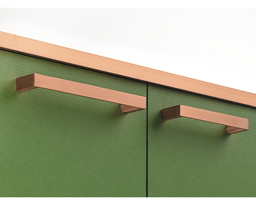 Schranktüren mit Griffen