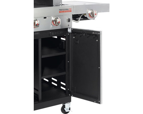 Gasgrill mit offener Tür und Regalen