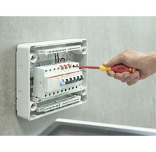 Installation eines Sicherungskastens mit einem Wiha Schraubendreher